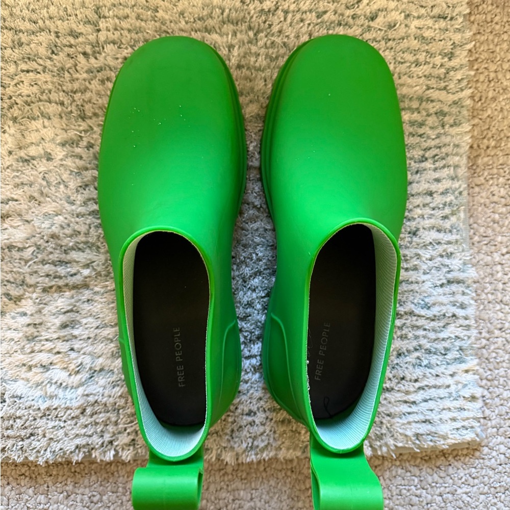 Free People Vibrant Green Rain Boots size 9